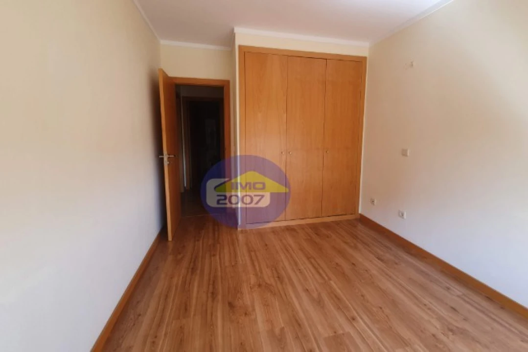 Apartamento T2 para Venda em Canelas Foto 14