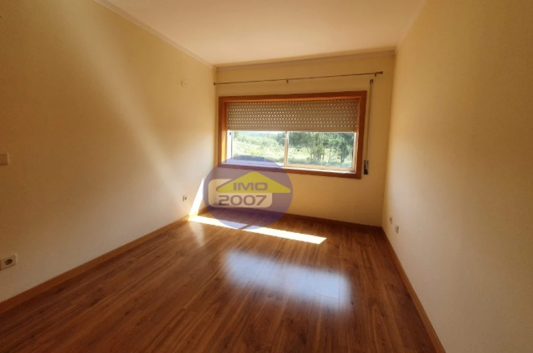Apartamento T2 para Venda em Canelas Foto 15