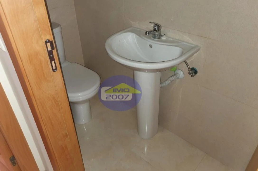 Apartamento T2 para Venda em Canelas Foto 16