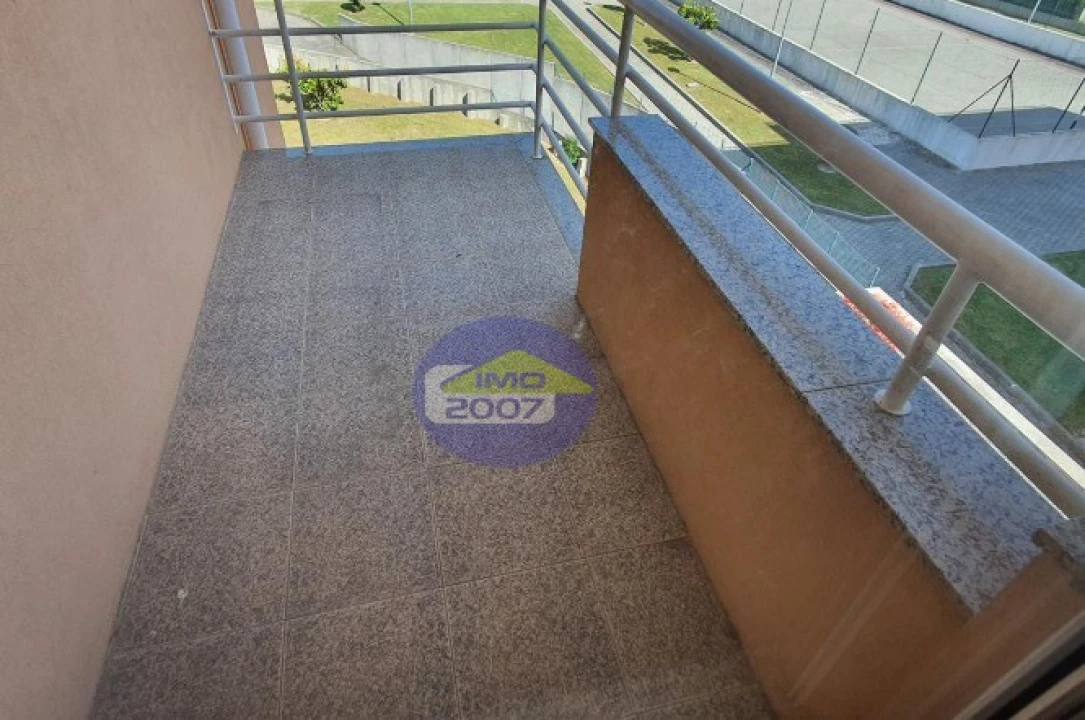 Apartamento T2 para Venda em Canelas Foto 18