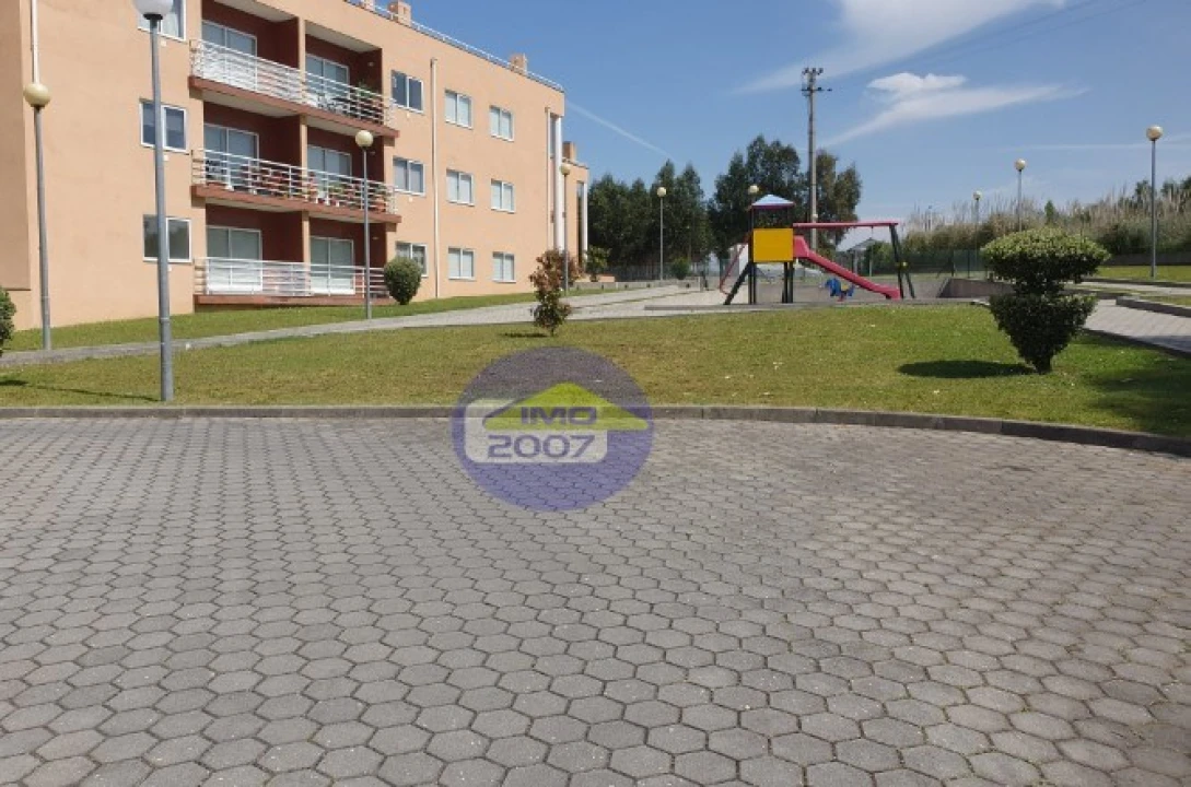 Apartamento T2 para Venda em Canelas Foto 23