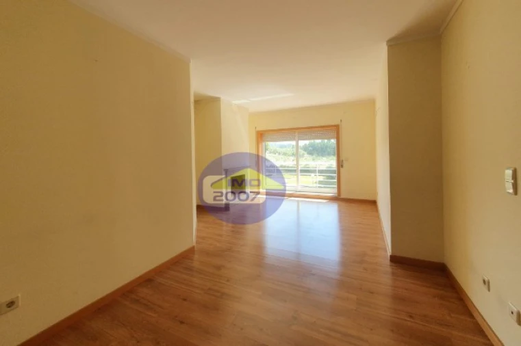 Apartamento T2 para Venda em Canelas Foto 3