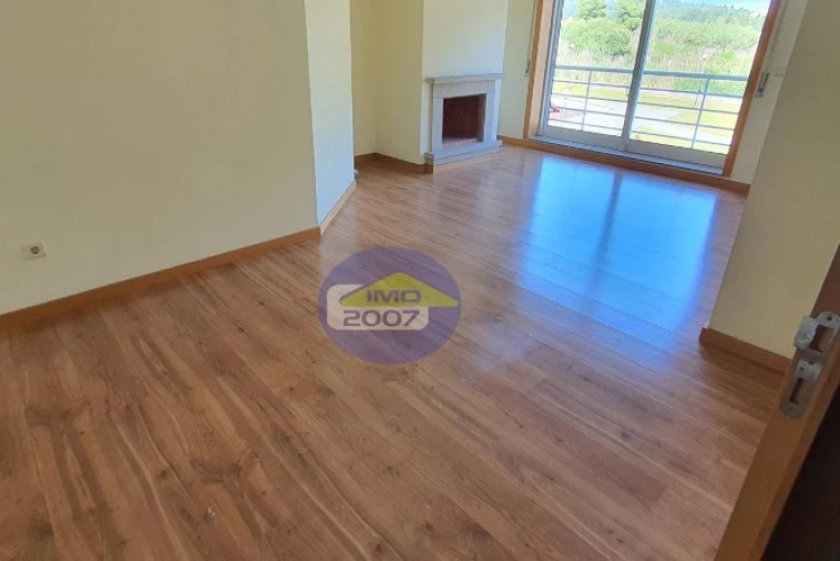 Apartamento T2 para Venda em Canelas Foto 5