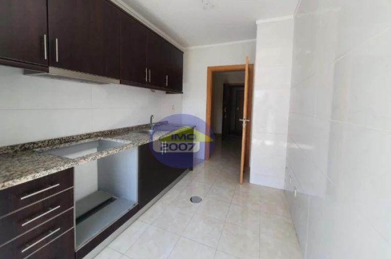 Apartamento T2 para Venda em Canelas Foto 8