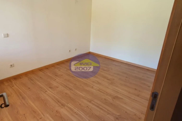 Apartamento T2 para Venda em Canelas Foto 11