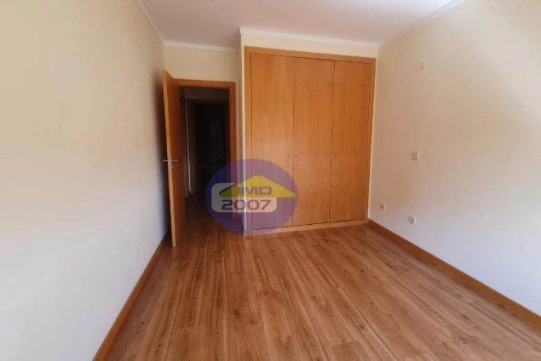 Apartamento T2 para Venda em Canelas Foto 14