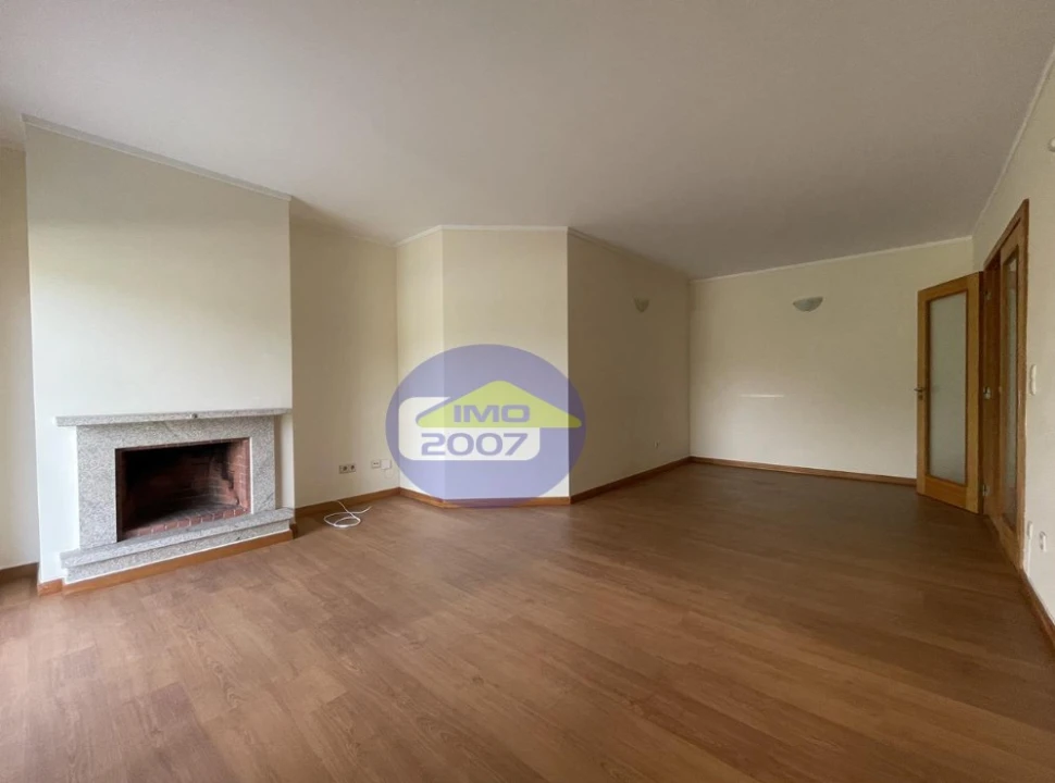 Apartamento T3 para Venda em Canelas Foto 4