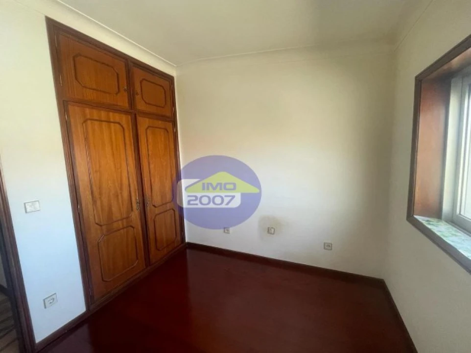 Moradia T3 para Venda em Arcozelo Foto 9