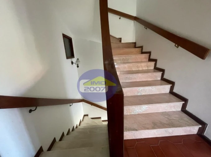 Moradia T3 para Venda em Arcozelo Foto 6