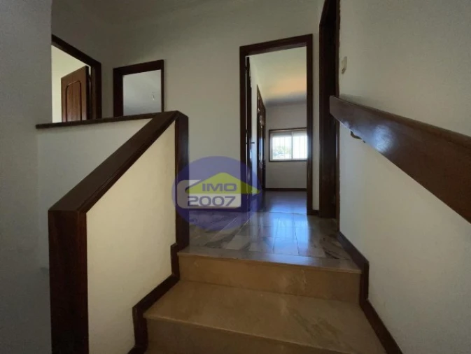 Moradia T3 para Venda em Arcozelo Foto 13