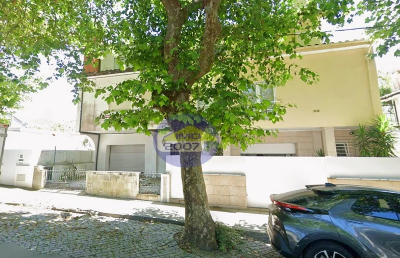 Moradia T3 para Venda em Arcozelo Foto 1