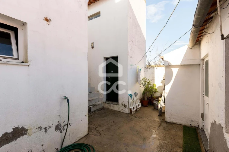 Moradia T5 para Venda em Torrão Foto 31