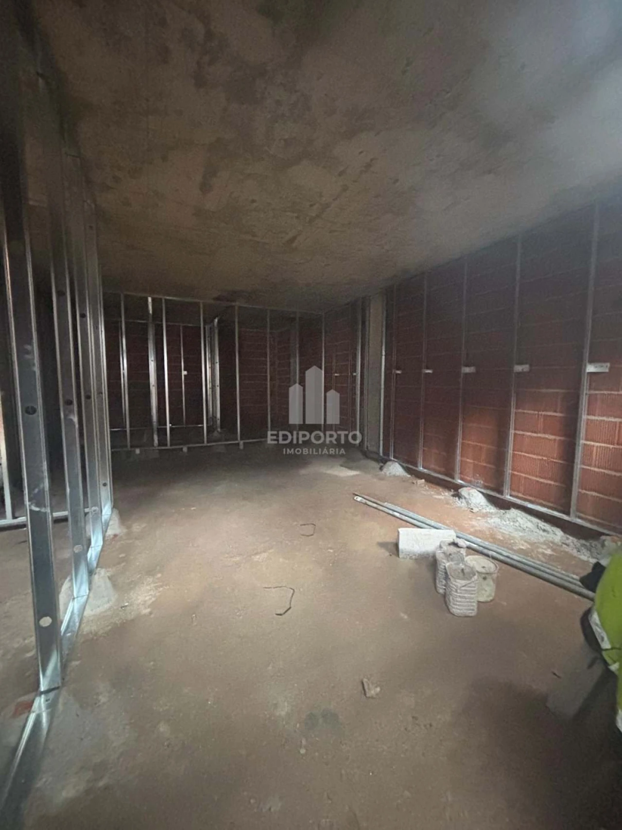 Apartamento T2 para Venda em Campanhã Foto 31