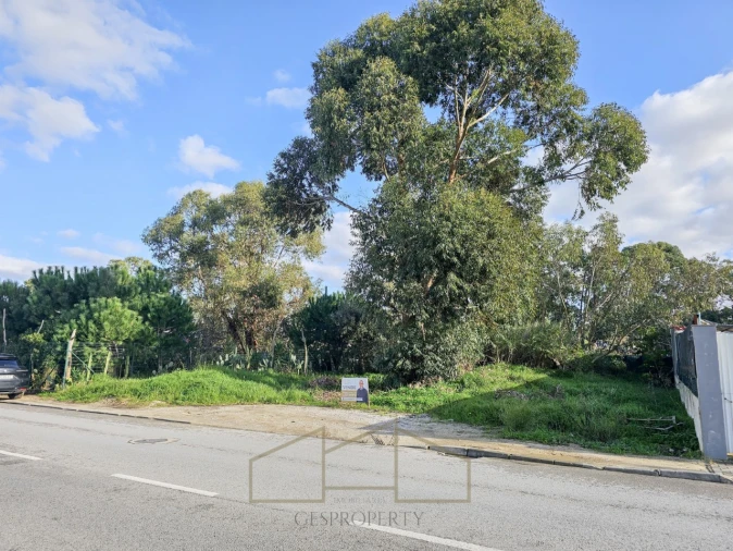 Terreno para Venda em Corroios Foto 1