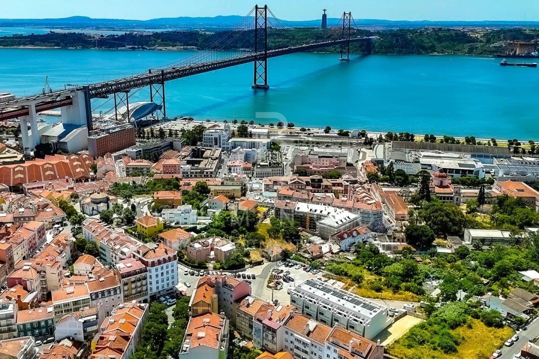 Moradia T4 para Venda em Alcantara Foto 48