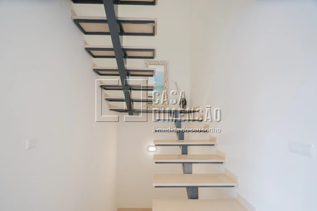 Moradia T4 para Venda em Laranjeiro e Feijó Foto 38