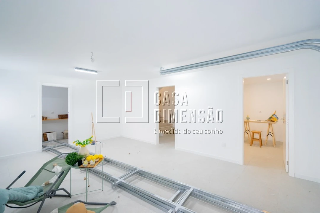 Moradia T4 para Venda em Laranjeiro e Feijó Foto 78