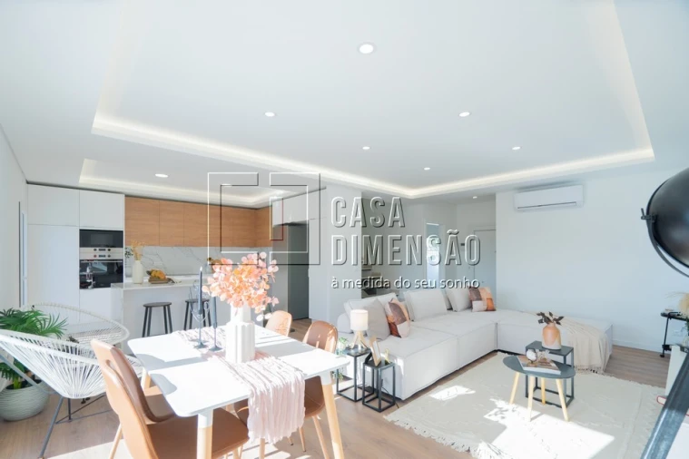 Moradia T4 para Venda em Laranjeiro e Feijó Foto 12