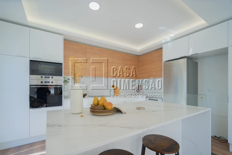 Moradia T4 para Venda em Laranjeiro e Feijó Foto 23