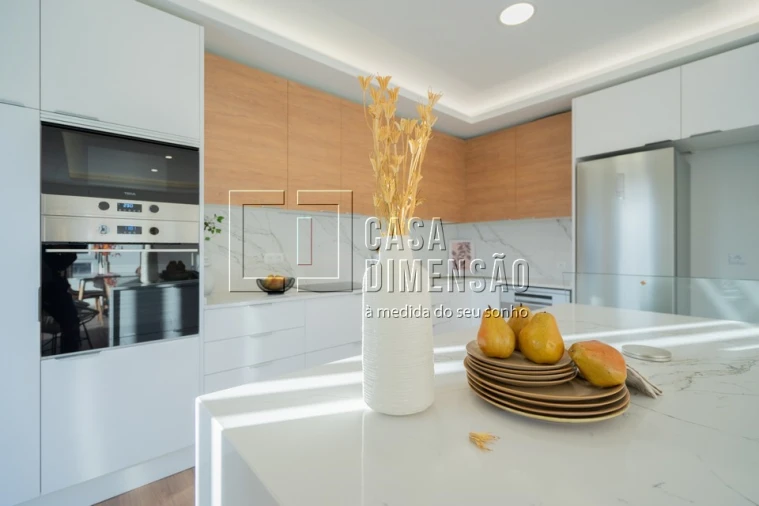 Moradia T4 para Venda em Laranjeiro e Feijó Foto 25