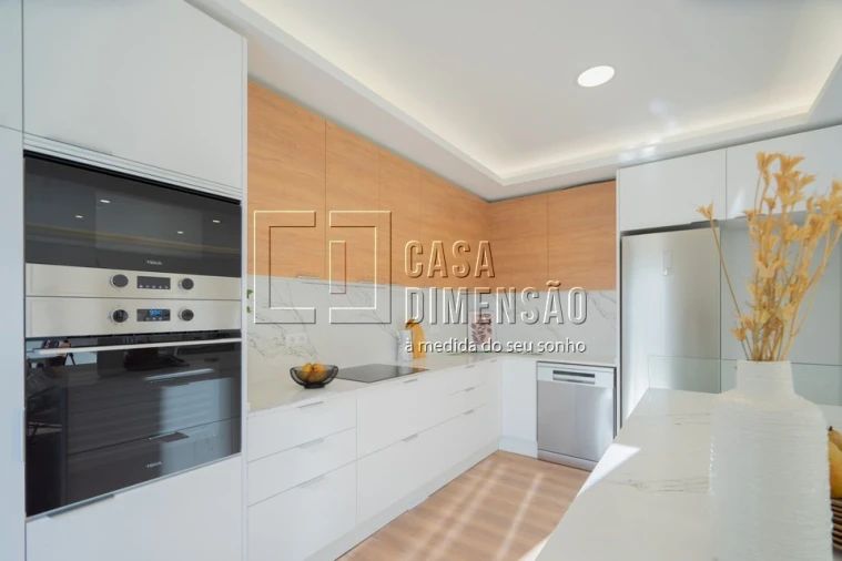 Moradia T4 para Venda em Laranjeiro e Feijó Foto 26