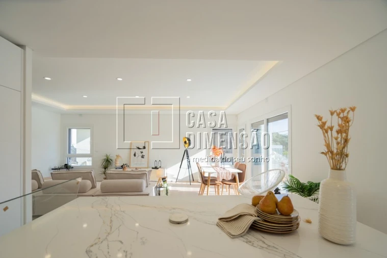 Moradia T4 para Venda em Laranjeiro e Feijó Foto 27