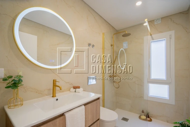 Moradia T4 para Venda em Laranjeiro e Feijó Foto 31