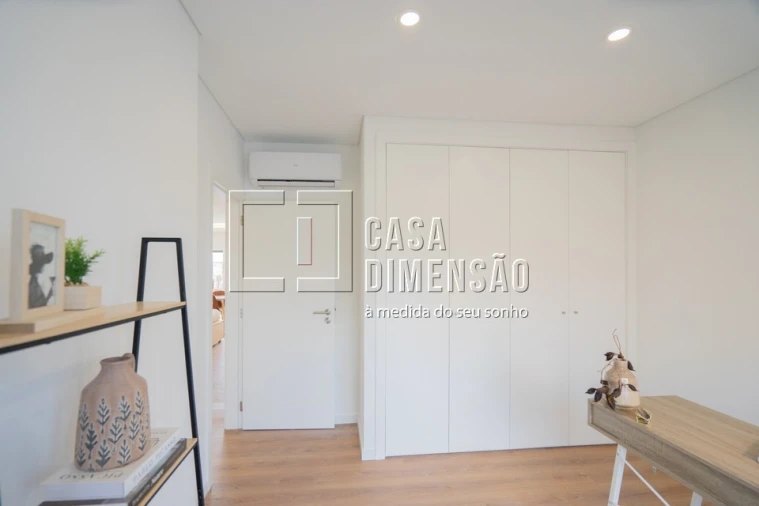 Moradia T4 para Venda em Laranjeiro e Feijó Foto 35