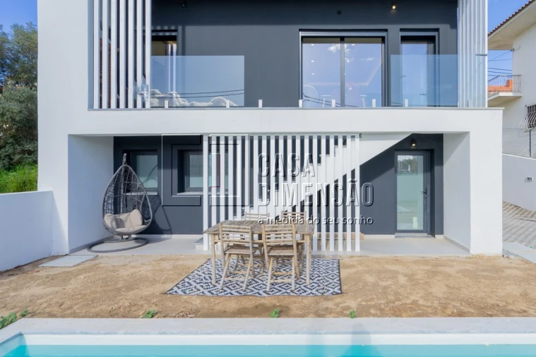 Moradia T4 para Venda em Laranjeiro e Feijó Foto 85