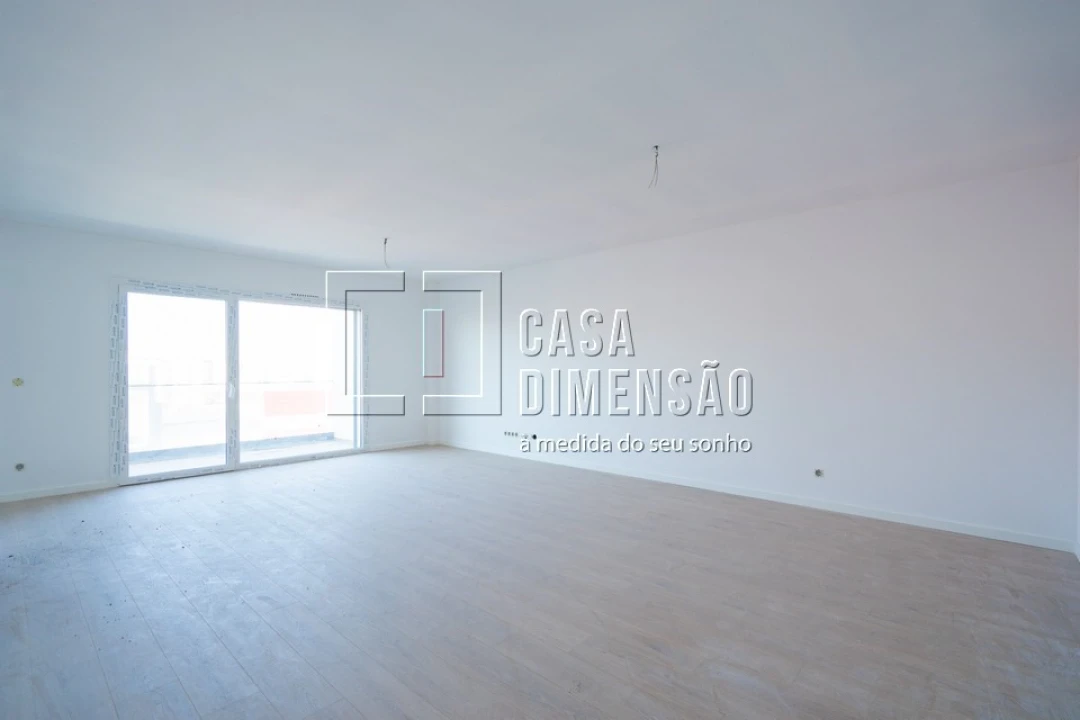 Apartamento T3 para Venda em Carnaxide e Queijas Foto 5