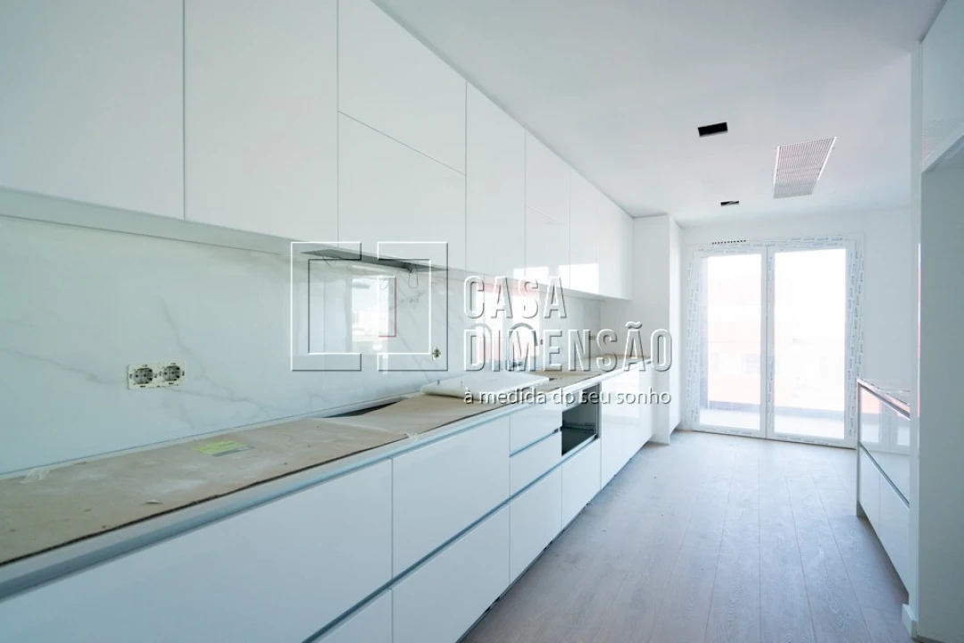 Apartamento T3 para Venda em Carnaxide e Queijas Foto 12