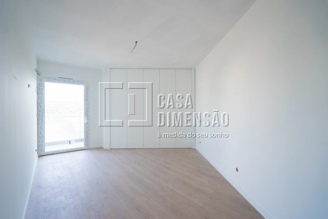 Apartamento T3 para Venda em Carnaxide e Queijas Foto 24