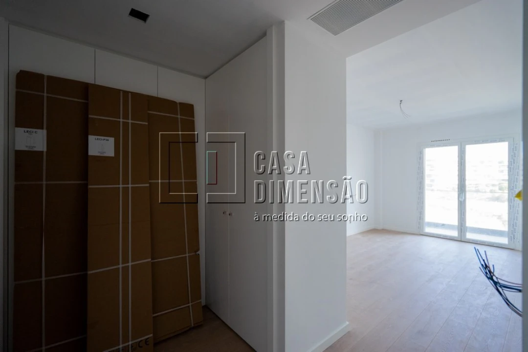 Apartamento T3 para Venda em Carnaxide e Queijas Foto 32
