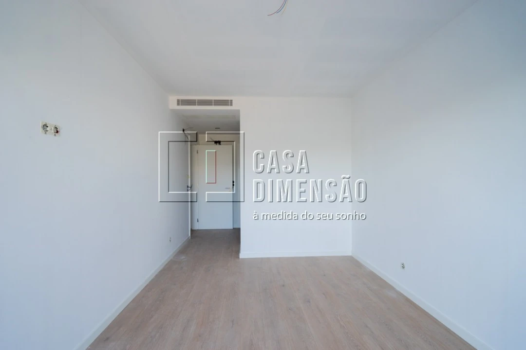 Apartamento T3 para Venda em Carnaxide e Queijas Foto 35