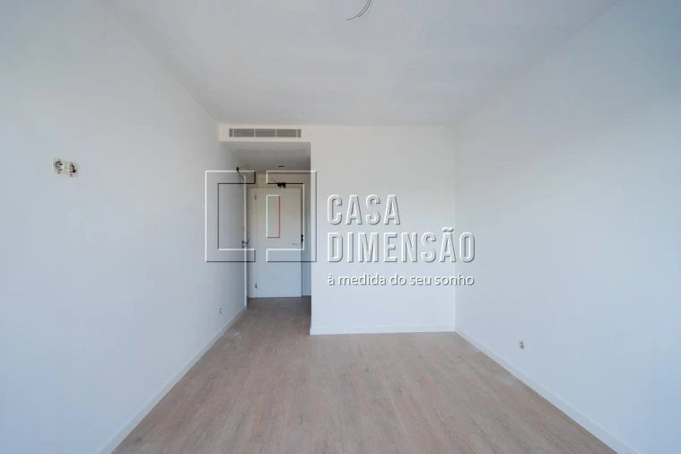 Apartamento T3 para Venda em Carnaxide e Queijas Foto 35