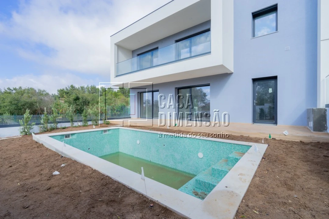 Moradia T4 para Venda em Alcabideche Foto 1