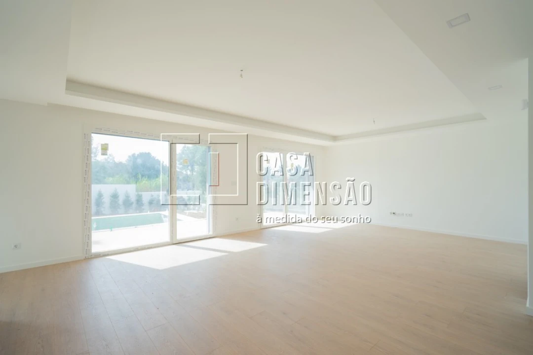 Moradia T4 para Venda em Alcabideche Foto 4