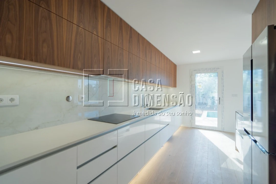 Moradia T4 para Venda em Alcabideche Foto 13