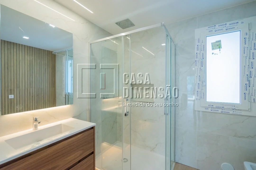 Moradia T4 para Venda em Alcabideche Foto 30