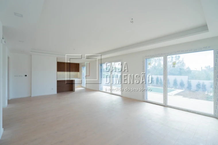 Moradia T4 para Venda em Alcabideche Foto 10