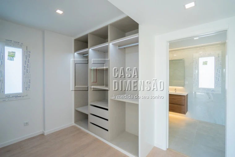 Moradia T4 para Venda em Alcabideche Foto 40