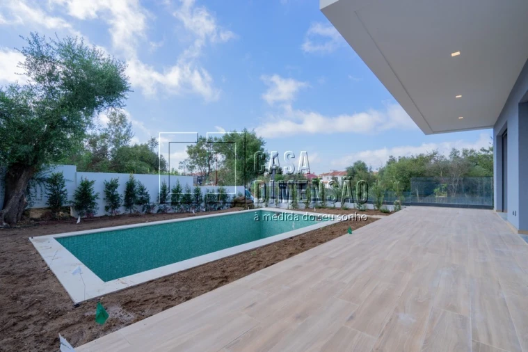 Moradia T4 para Venda em Alcabideche Foto 67