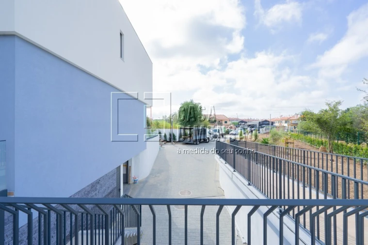 Moradia T4 para Venda em Alcabideche Foto 78