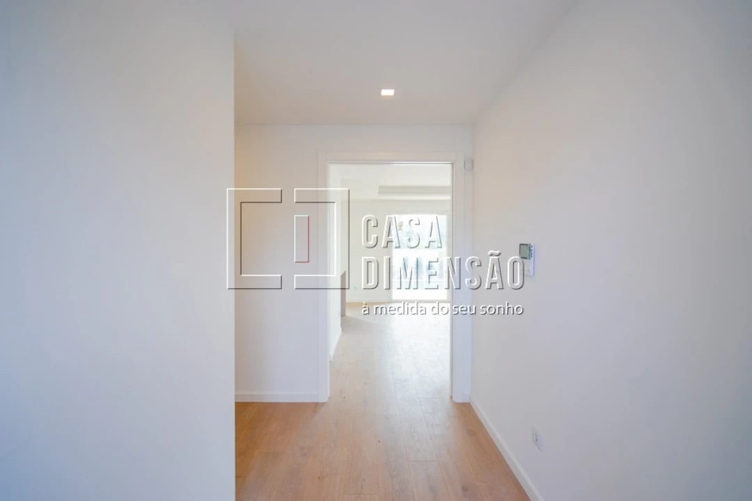 Moradia T4 para Venda em Alcabideche Foto 2