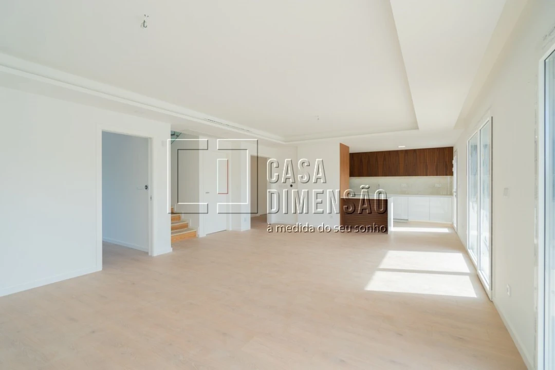 Moradia T4 para Venda em Alcabideche Foto 8