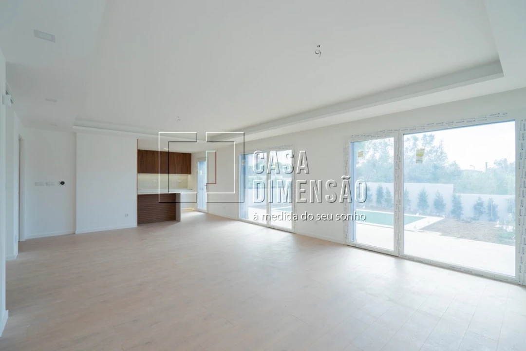 Moradia T4 para Venda em Alcabideche Foto 10