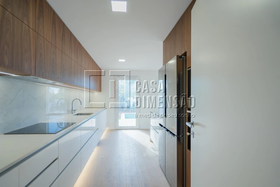 Moradia T4 para Venda em Alcabideche Foto 12