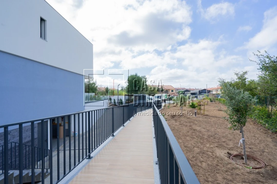 Moradia T4 para Venda em Alcabideche Foto 81