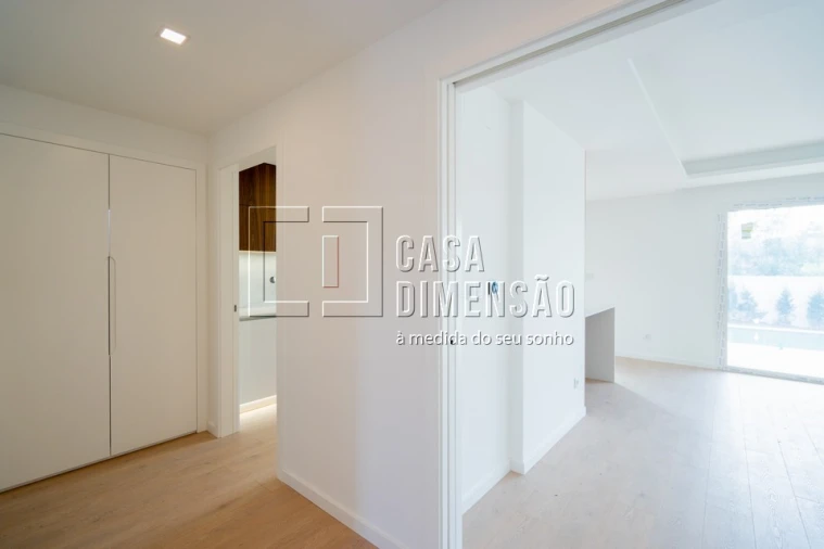 Moradia T4 para Venda em Alcabideche Foto 3