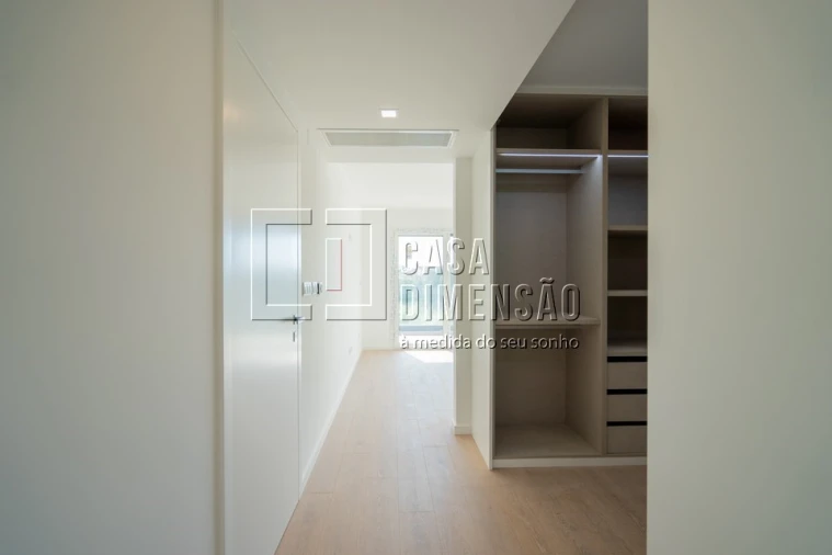 Moradia T4 para Venda em Alcabideche Foto 36